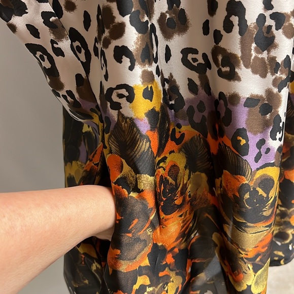 Beautiful top animal & floral print - Picture 7 of 11